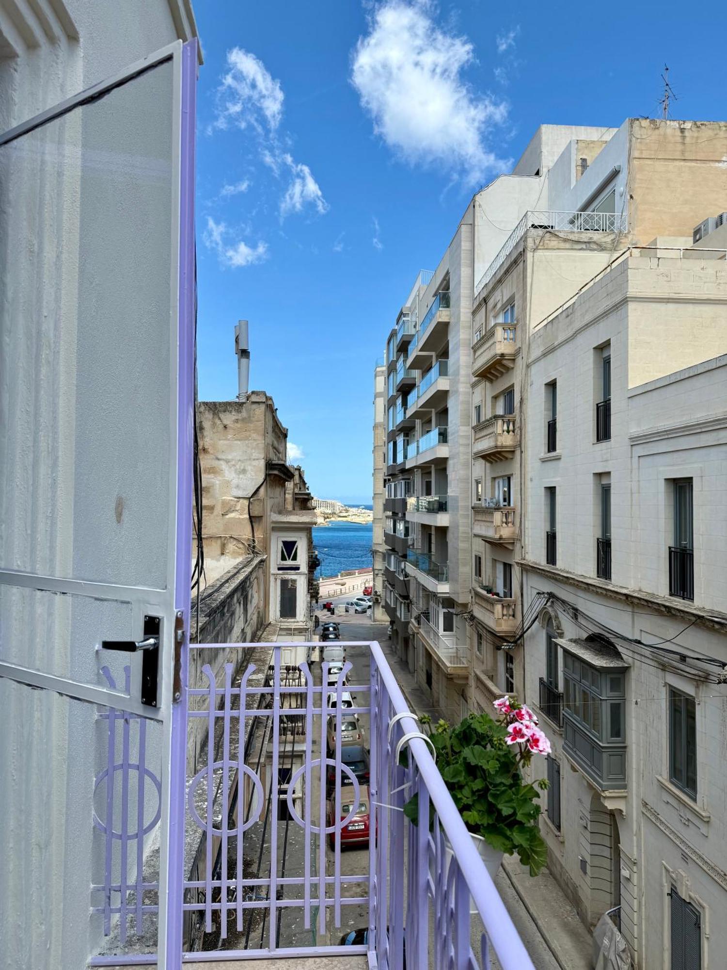 People & Places Sliema Exteriér fotografie